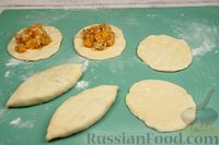 Фото приготовления рецепта: Жареные пирожки на кефире, с тыквой и рисом - шаг №13