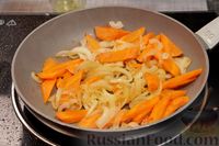 Фото приготовления рецепта: Жаркое из свинины с картошкой и капустой - шаг №6