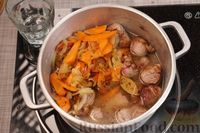 Фото приготовления рецепта: Жаркое из свинины с картошкой и капустой - шаг №8