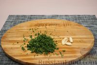 Фото приготовления рецепта: Курица, тушенная с грибами и брокколи в сметане - шаг №6