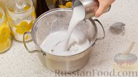 Фото приготовления рецепта: Кокосово-ягодный и кокосовый кисель - шаг №3