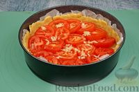 Фото приготовления рецепта: Сырный киш с помидорами и кукурузой - шаг №10