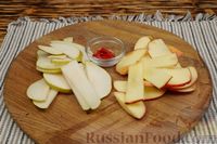 Фото приготовления рецепта: Глинтвейн из белого вина с яблоком, грушей и мандарином - шаг №3