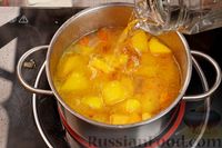 Фото приготовления рецепта: Тыквенный крем-суп с курицей - шаг №6