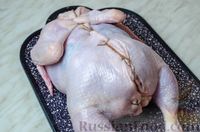 Фото приготовления рецепта: Запечённая курица, фаршированная печенью - шаг №9