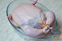 Фото приготовления рецепта: Запечённая курица, фаршированная печенью - шаг №10