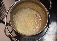 Фото приготовления рецепта: Сырный суп с брокколи и сливками - шаг №3