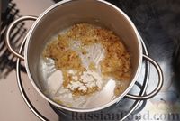 Фото приготовления рецепта: Сырный суп с брокколи и сливками - шаг №4