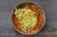 Фото приготовления рецепта: Морковно-яблочные оладьи (без муки) - шаг №6