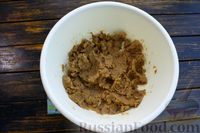 Фото приготовления рецепта: Мясные шарики с начинкой из фасоли и лука, в томатном соусе - шаг №7