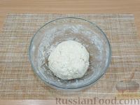 Фото приготовления рецепта: Пышки на кефире с творогом (на сковороде) - шаг №6