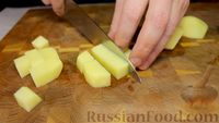 Фото приготовления рецепта: Уха из форели со сливками по-фински (лохикейтто) - шаг №3