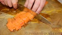 Фото приготовления рецепта: Уха из форели со сливками по-фински (лохикейтто) - шаг №5