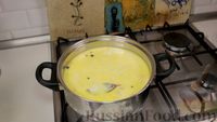Фото приготовления рецепта: Уха из форели со сливками по-фински (лохикейтто) - шаг №7