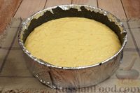 Фото приготовления рецепта: Апельсиновый пирог с сиропной пропиткой - шаг №11