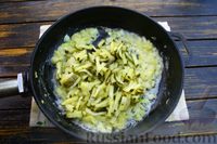 Фото приготовления рецепта: Тефтели в молочно-огуречном соусе, с гречкой - шаг №13