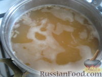 Фото приготовления рецепта: Гороховый постный суп с солеными огурчиками - шаг №2
