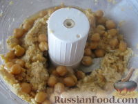 Фото приготовления рецепта: Хумус по-домашнему - шаг №9