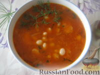 Фото к рецепту: Красный борщ с галушками и фасолью