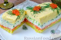 Фото к рецепту: Салат-торт с красной рыбой, картофелем, сыром и яйцами
