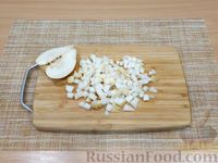 Фото приготовления рецепта: Винегрет с грушей и квашеной капустой - шаг №9