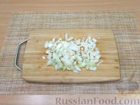 Фото приготовления рецепта: Салат с консервированной фасолью, перцем, морковью и помидором - шаг №9