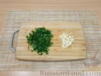 Фото приготовления рецепта: Салат с консервированной фасолью, перцем, морковью и помидором - шаг №6
