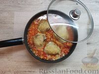 Фото приготовления рецепта: Куриные бёдрышки с рисом, овощами, горошком и кукурузой (на сковороде) - шаг №15