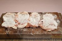 Фото приготовления рецепта: Куриные отбивные в сливочно-томатном соусе - шаг №4