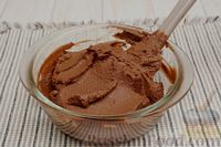Фото приготовления рецепта: Фундучный дакуаз с шоколадным ганашем - шаг №10