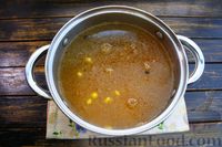 Фото приготовления рецепта: Острый куриный суп со сливками, кукурузой и фасолью - шаг №15