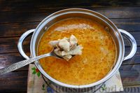 Фото приготовления рецепта: Острый куриный суп со сливками, кукурузой и фасолью - шаг №17