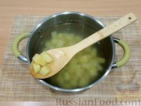 Фото приготовления рецепта: Суп с копчёной курицей и стручковой фасолью - шаг №8