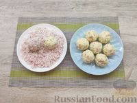 Фото приготовления рецепта: Закусочные шарики с крабовыми палочками, красной рыбой и двумя видами сыра - шаг №13