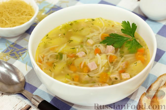 Простой суп из говядины с картошкой и вермишелью
