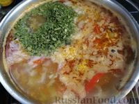 Фото приготовления рецепта: Суп с курицей, чечевицей и овощами - шаг №10