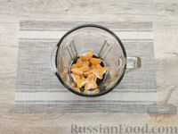 Фото приготовления рецепта: Мороженое из сметаны со сгущёнкой и мандаринами - шаг №3