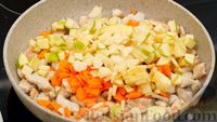 Фото приготовления рецепта: Куриное филе с морковью и яблоком в кисло-сладком соусе - шаг №12