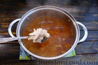 Фото приготовления рецепта: Томатный суп с курицей, кукурузой и рисом - шаг №18