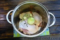 Фото приготовления рецепта: Томатный суп с тыквой, курицей и кукурузой - шаг №2