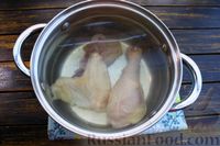 Фото приготовления рецепта: Куриный суп с жареной вермишелью и сладким перцем - шаг №2