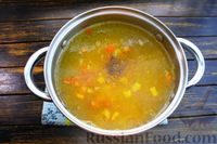 Фото приготовления рецепта: Куриный суп с жареной вермишелью и сладким перцем - шаг №15