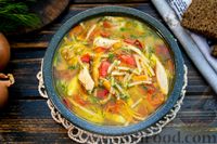 Фото приготовления рецепта: Куриный суп с жареной вермишелью и сладким перцем - шаг №20