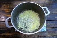 Фото приготовления рецепта: Суп с фаршем, рисом и консервированными помидорами - шаг №3