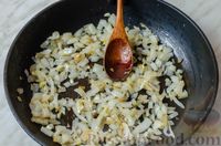 Фото приготовления рецепта: Курица, тушенная с грибами и тыквой в сливочно-соевом соусе - шаг №7