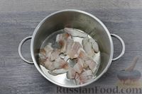 Фото приготовления рецепта: Рыбный суп с клёцками - шаг №2