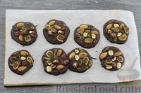 Фото приготовления рецепта: Шоколадные конфеты с орехами и сухофруктами - шаг №10