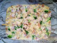 Фото приготовления рецепта: Картофельная запеканка с брокколи и ветчиной - шаг №9