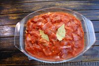 Фото приготовления рецепта: Капуста, запечённая со свининой в томатном соке - шаг №8