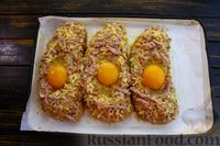 Фото приготовления рецепта: Горячие бутерброды с сыром, сосисками и яйцами - шаг №10